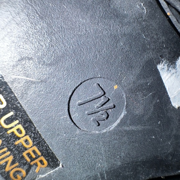 Classic Black Slingback Kitten Heels - Picture 4 of 5